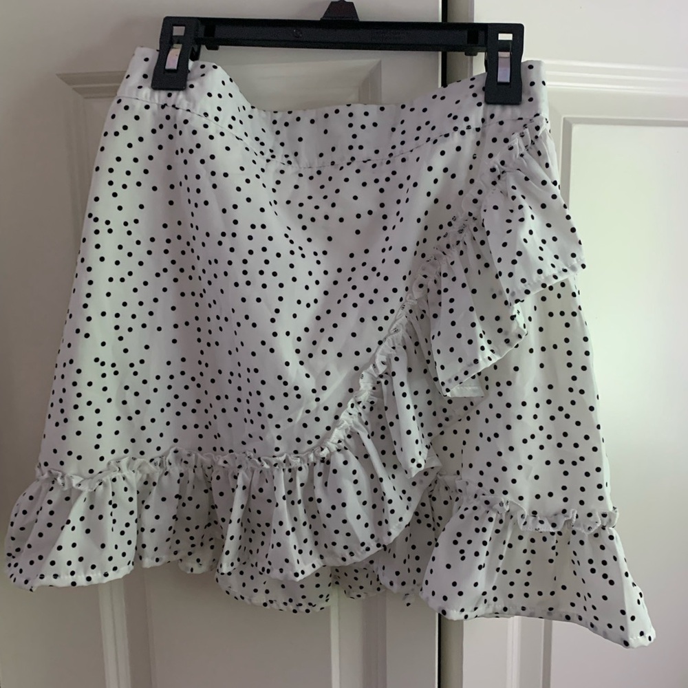 White skirt w/ black polka dots